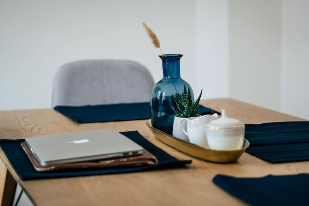 Sanierter Altbau, 2 Zimmer, 24-7 Check-in Appartement *